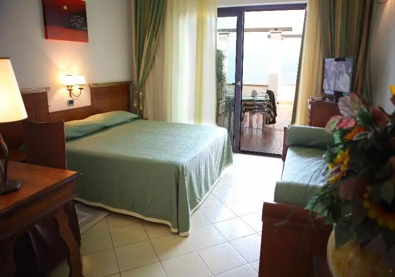 سوییت جونیور, Castellino Roma