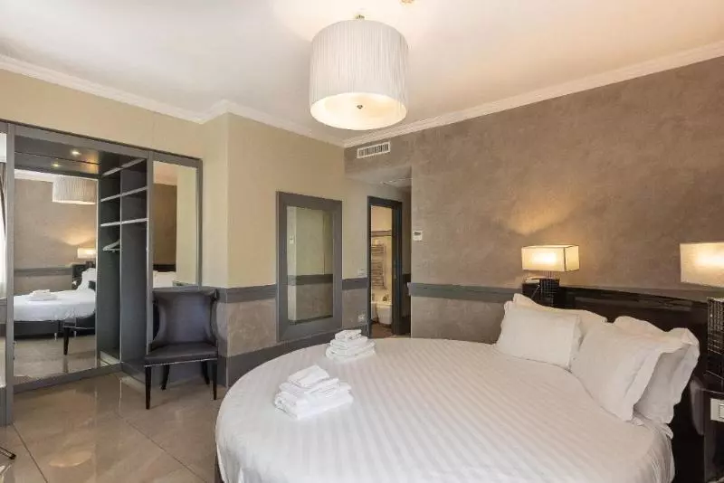 اتاق لوکس, Castellino Roma