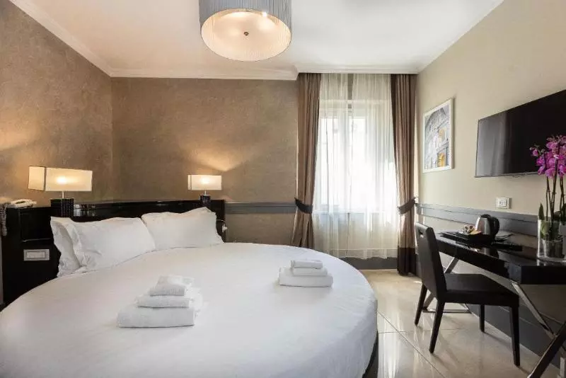 اتاق لوکس, Castellino Roma