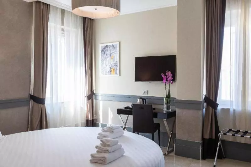 اتاق لوکس, Castellino Roma
