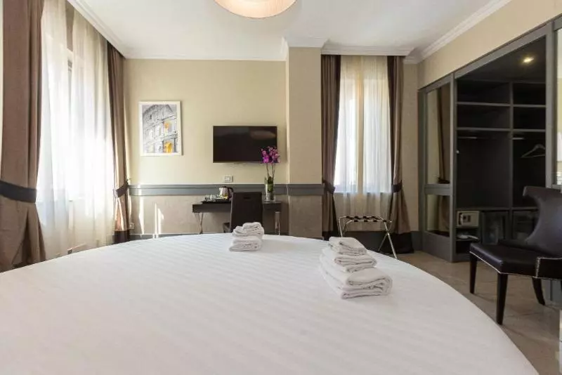 اتاق لوکس, Castellino Roma