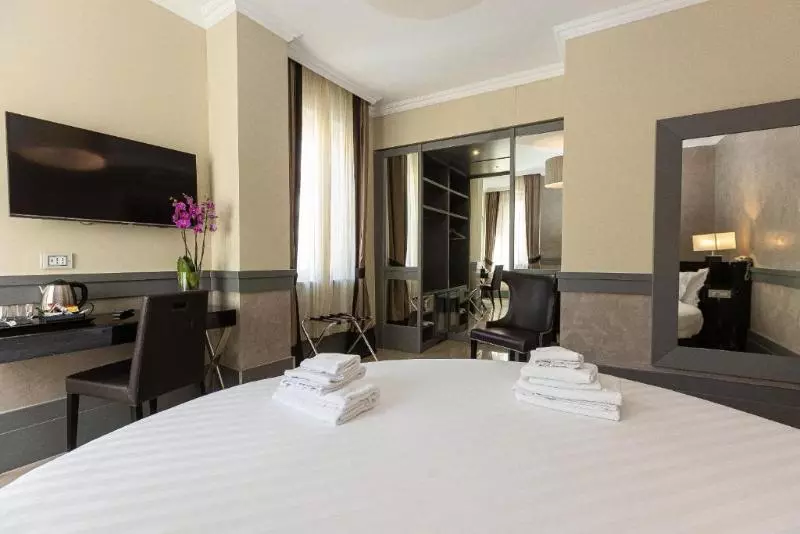 اتاق لوکس, Castellino Roma