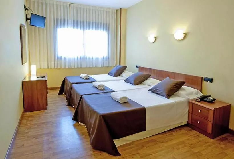 3-Bett-Standardzimmer, Ciutat De Tarrega