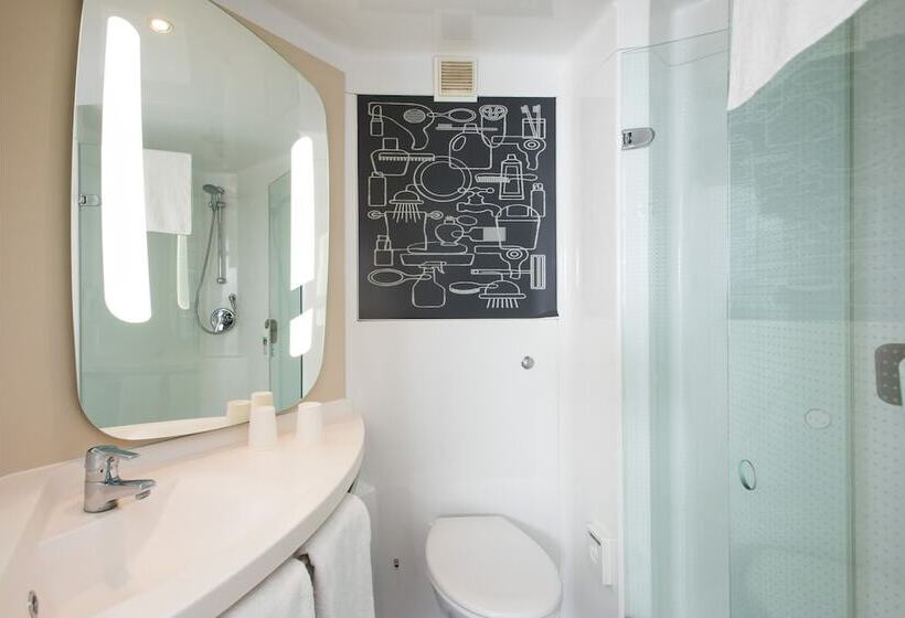 חדר משפחתי, Ibis Leicester