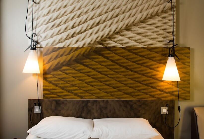 חדר משפחתי, Ibis Leicester