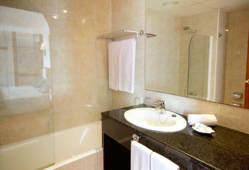 Camera Tripla Standard, Ilusion Markus & Spa