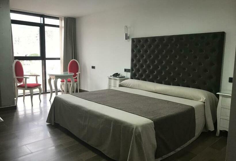 اتاق استاندارد, Julián