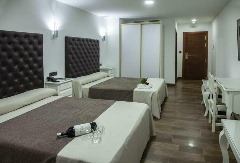 اتاق استاندارد, Julián