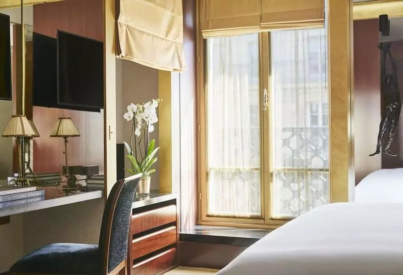 キングサイズベッドのスタンダードルーム, Park Hyatt Paris Vendome