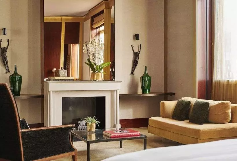 Deluxe Suite