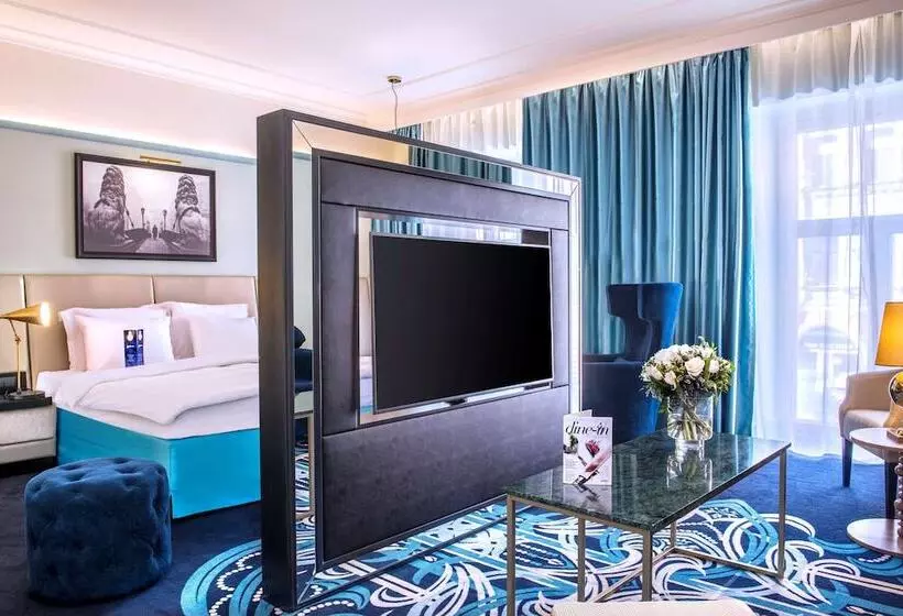 سوییت جونیور, Radisson Royal Hotel, St. Petersburg