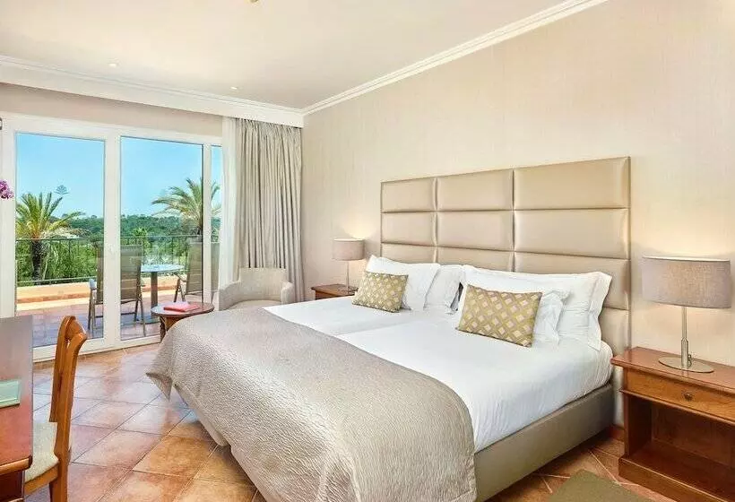 اتاق اساندارد با چشم‌انداز جانبی به دریا, Ria Park Hotel & Spa
