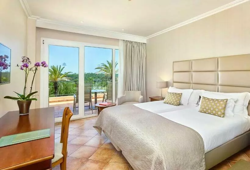 اتاق خانوادگی با چشم‌انداز جانبی دریا, Ria Park Hotel & Spa