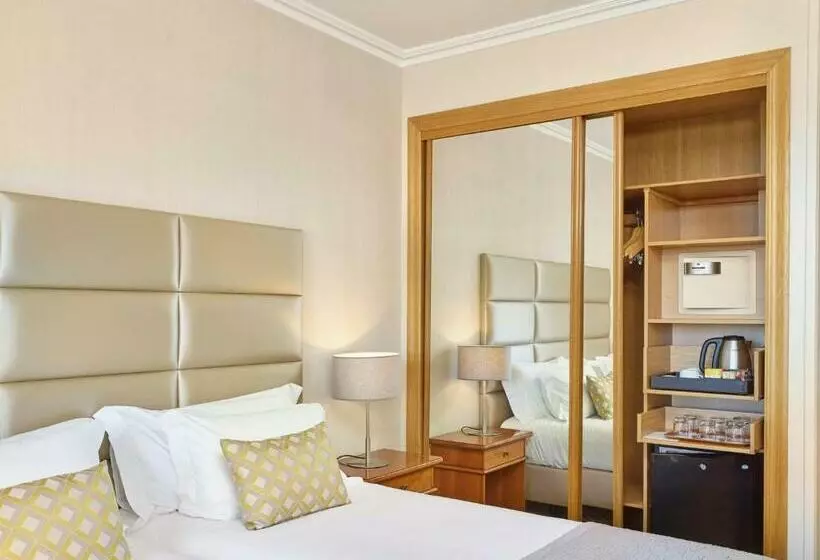 اتاق خانوادگی با چشم‌انداز جانبی دریا, Ria Park Hotel & Spa