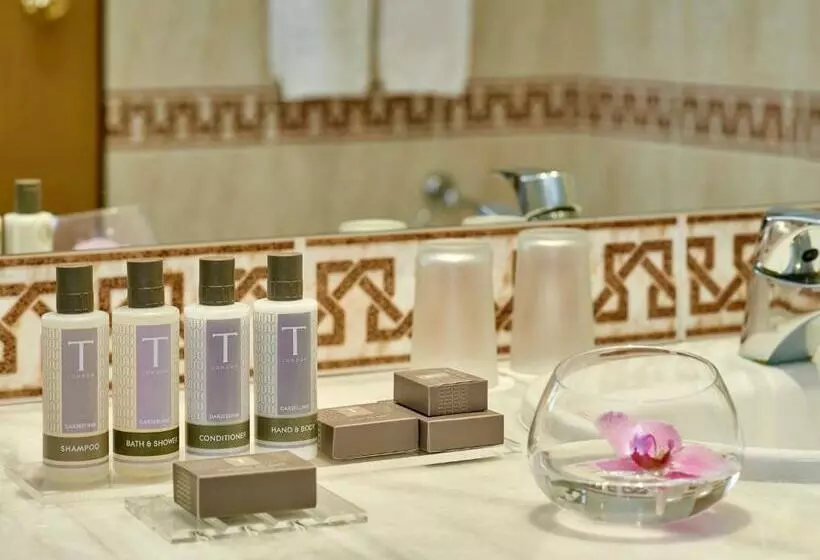 اتاق خانوادگی با چشم‌انداز جانبی دریا, Ria Park Hotel & Spa