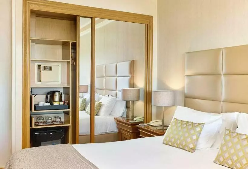 اتاق پریمیوم با چشم‌انداز باغ, Ria Park Hotel & Spa
