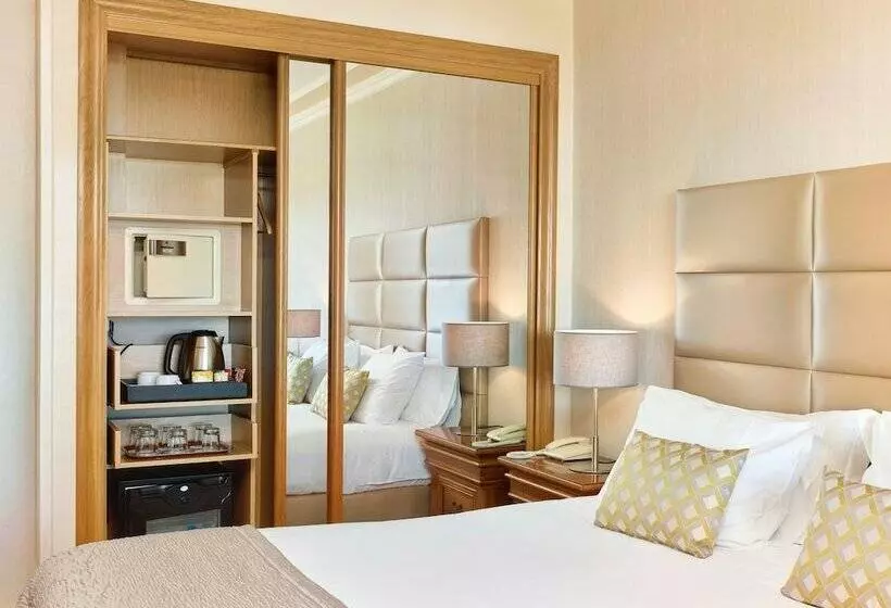 اتاق پریمیوم با چشم‌انداز باغ, Ria Park Hotel & Spa