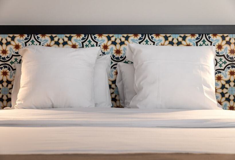 اتاق اجرایی, Le Saint Nicolas Hôtel