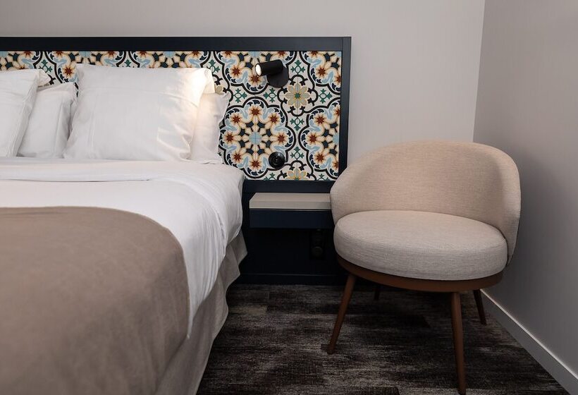 اتاق اجرایی, Le Saint Nicolas Hôtel