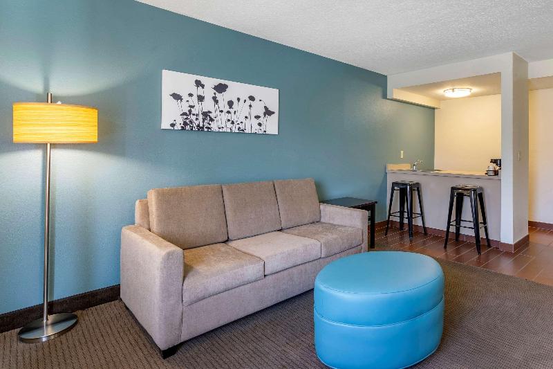 スーペリアースイート, Stanford Suites