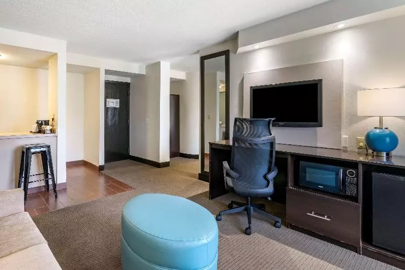スーペリアースイート, Stanford Suites