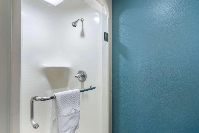 スーペリアースイート, Stanford Suites