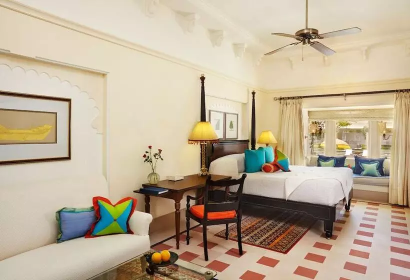 プールビューのプレミアムルーム, The Oberoi Udaivilas Udaipur