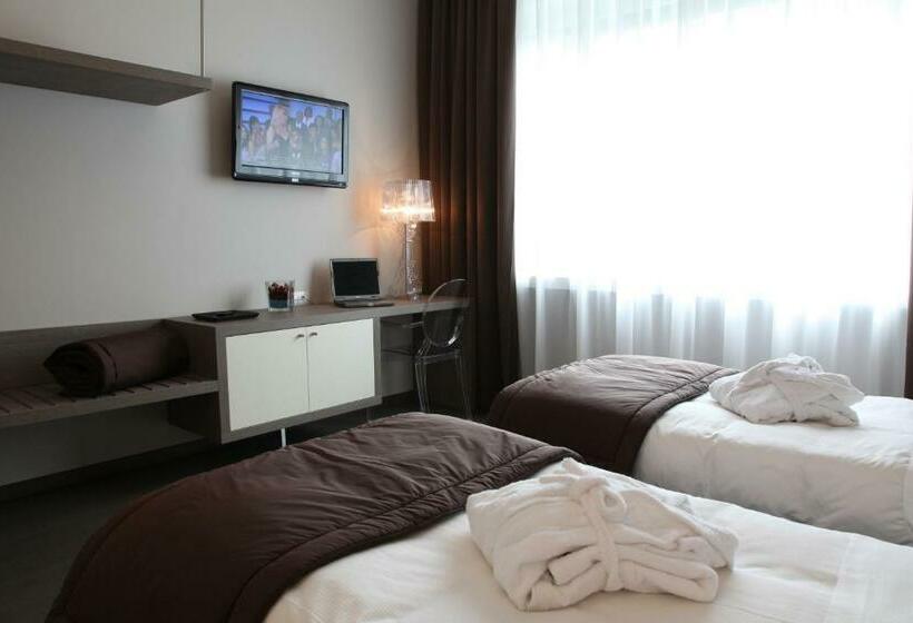 اتاق استاندارد سه نفره, Tiziano Gruppo Mini