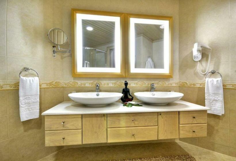 اتاق لوکس, Kempinski Hotel San Lawrenz