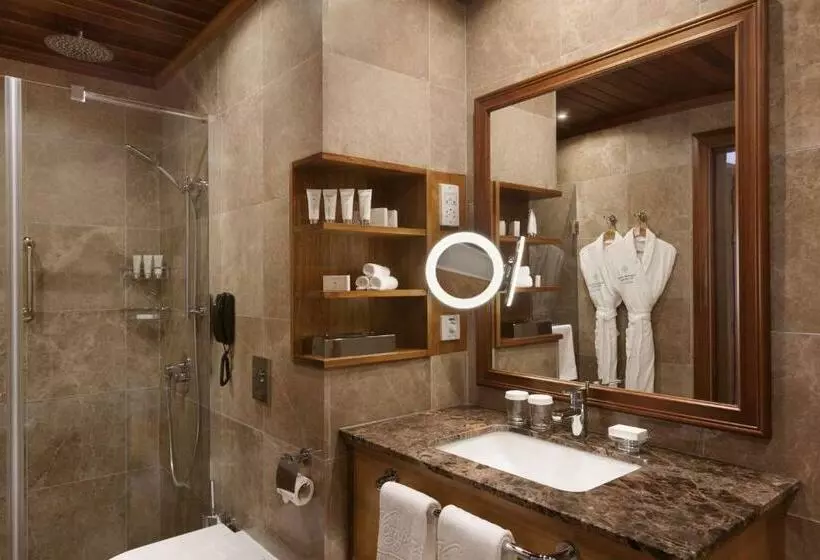 سوییت جونیور با چشم‌انداز استخر, Kempinski Hotel San Lawrenz