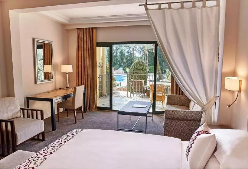 اتاق لوکس با چشم‌انداز استخر, Steigenberger Hotel And Resort Camp De Mar