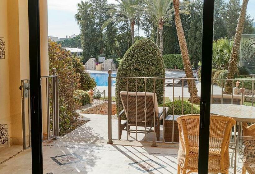 غرفة ديلوكس مطلة على حمام السباحة, Steigenberger Hotel And Resort Camp De Mar