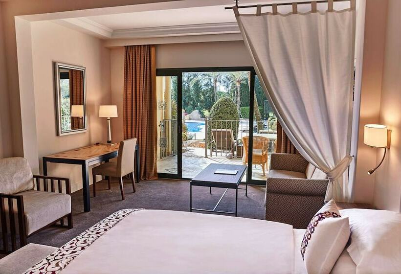 Номер Deluxe Вид на Бассейн, Steigenberger Hotel And Resort Camp De Mar