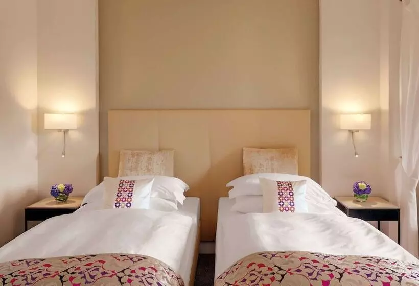 اتاق سوپریور با چشم‌انداز استخر, Steigenberger Hotel And Resort Camp De Mar