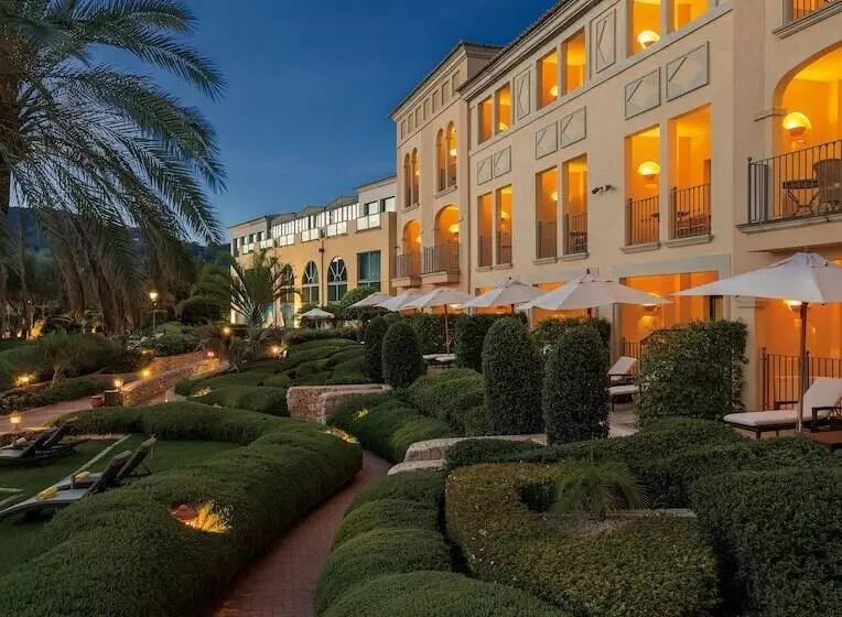 اتاق لوکس با چشم‌انداز استخر, Steigenberger Hotel And Resort Camp De Mar