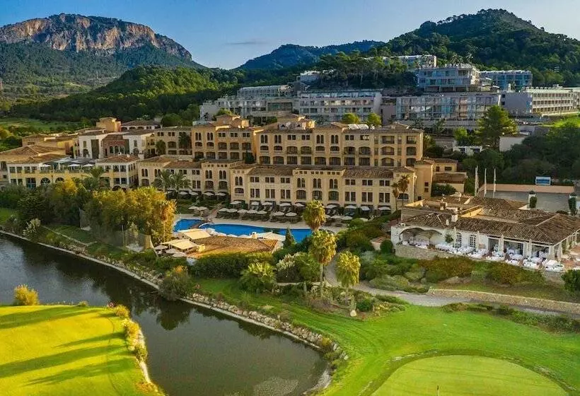اتاق لوکس با چشم‌انداز استخر, Steigenberger Hotel And Resort Camp De Mar