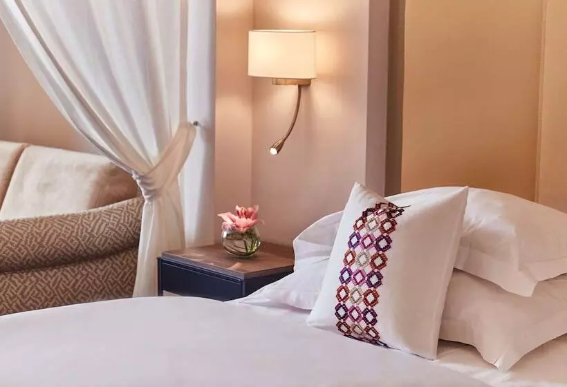 اتاق لوکس با چشم‌انداز استخر, Steigenberger Hotel And Resort Camp De Mar