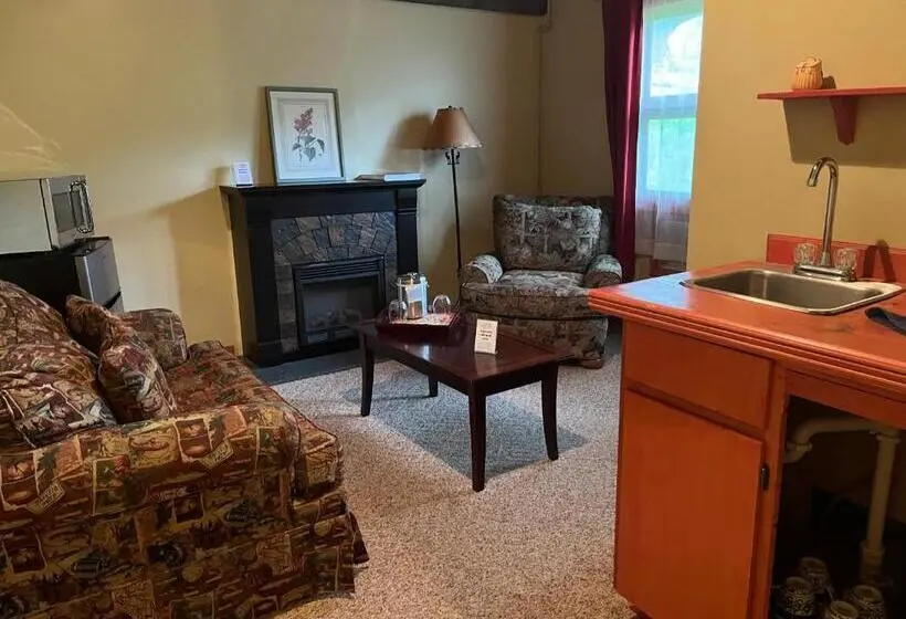 キングサイズベッドのデラックススイート, Vinehurst Inn & Suites
