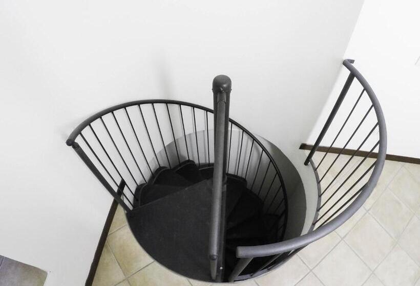 اتاق دوبلکس, Casale La Fata Tipico Toscano Immerso Nelle Colline Tra Lucca E Versilia, 6 Appartamenti Indipenden