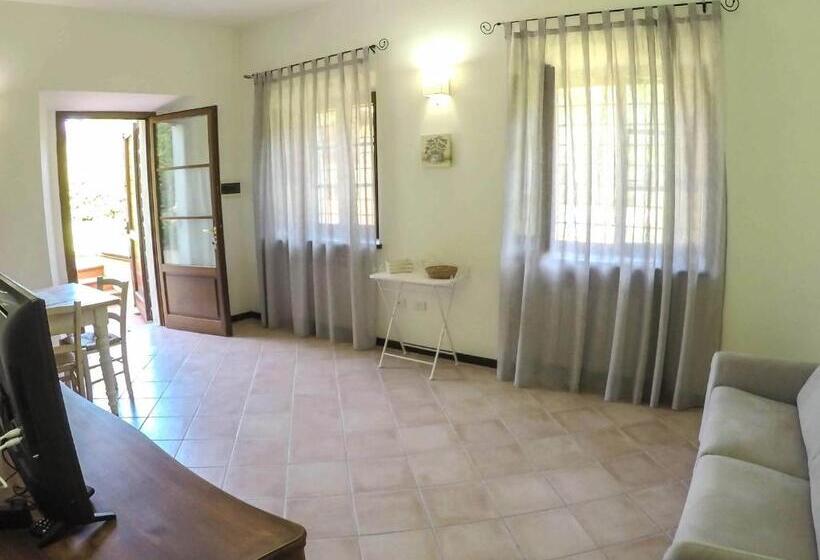 آپارتمان 1 خوابه همکف, Casale La Fata Tipico Toscano Immerso Nelle Colline Tra Lucca E Versilia, 6 Appartamenti Indipenden