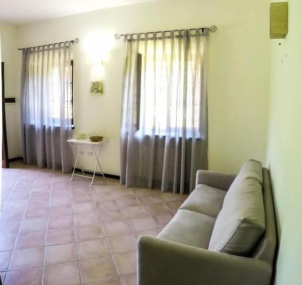 آپارتمان 1 خوابه همکف, Casale La Fata Tipico Toscano Immerso Nelle Colline Tra Lucca E Versilia, 6 Appartamenti Indipenden