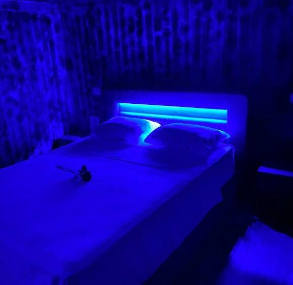اتاق لوکس, Hostel Kukaj