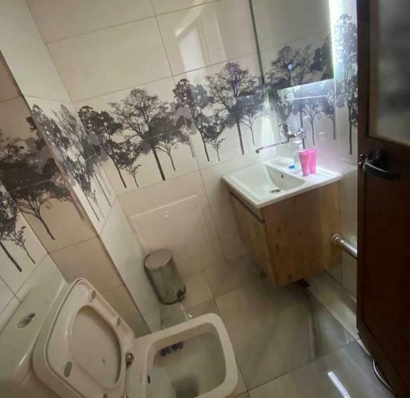 اتاق لوکس, Hostel Kukaj