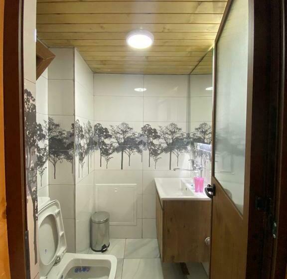 اتاق لوکس, Hostel Kukaj