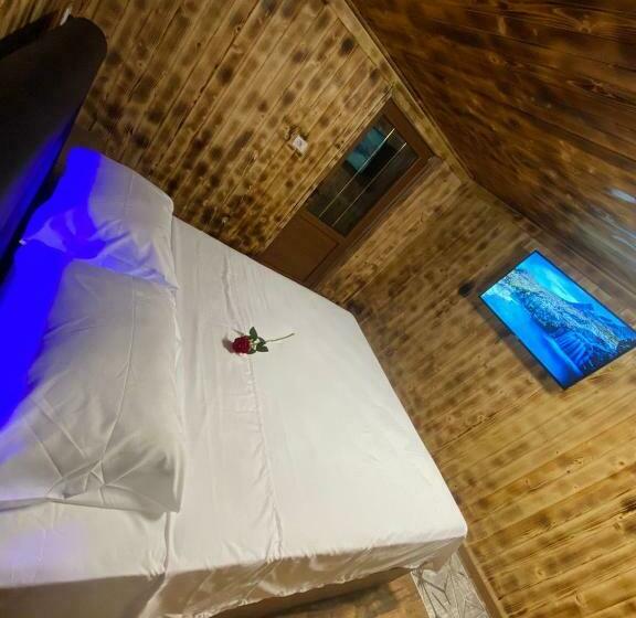 اتاق لوکس, Hostel Kukaj