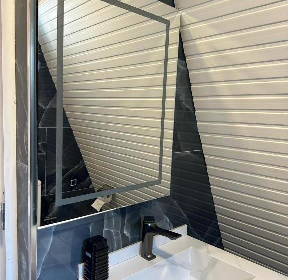 اتاق لوکس, Hostel Kukaj