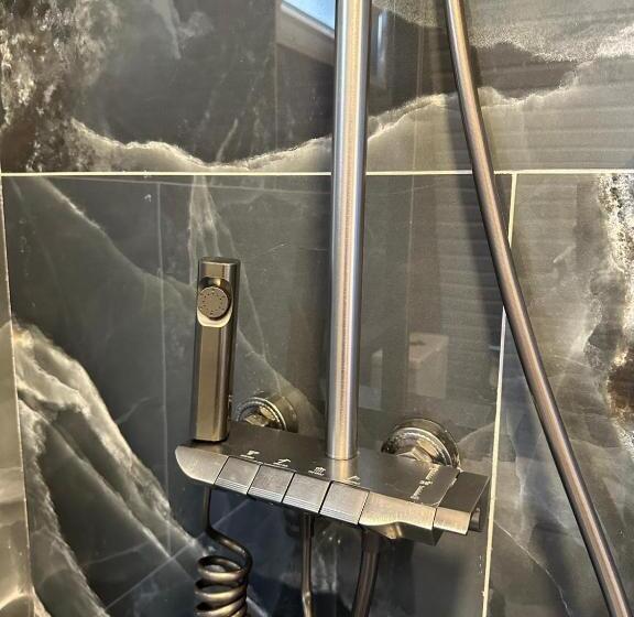 اتاق لوکس, Hostel Kukaj