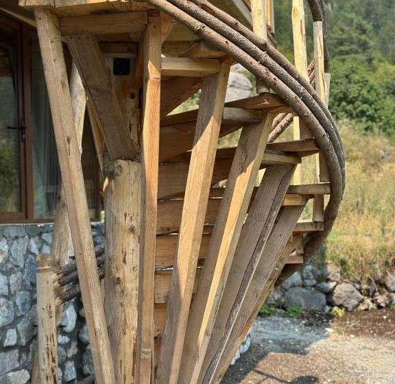 اتاق لوکس, Hostel Kukaj