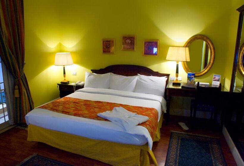 اتاق لوکس با چشمانداز دریاچه, Helnan Auberge Fayoum