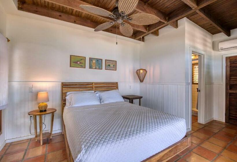 اتاق لوکس, Camp Bay Lodge